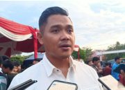 Plt. Kadisdik Kalteng Dampingi Ketua Tim Penggerak PKK Kalteng Saat Penyaluran Sembako